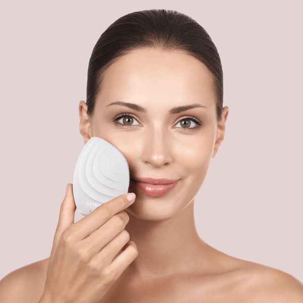 Електронна ультразвукова щітка для обличчя GESKE Sonic Facial Brush 5в1 starlight HB0066 фото