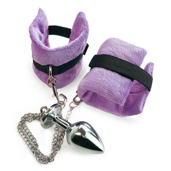 Наручники з фіолетовою металевою анальною пробкою, розмір М - Art of Sex Handcuffs with Metal Anal Plug SO6183 фото